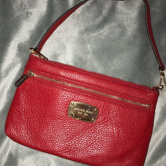 Michael Kors Handbags - Michael Kors Wristlet.